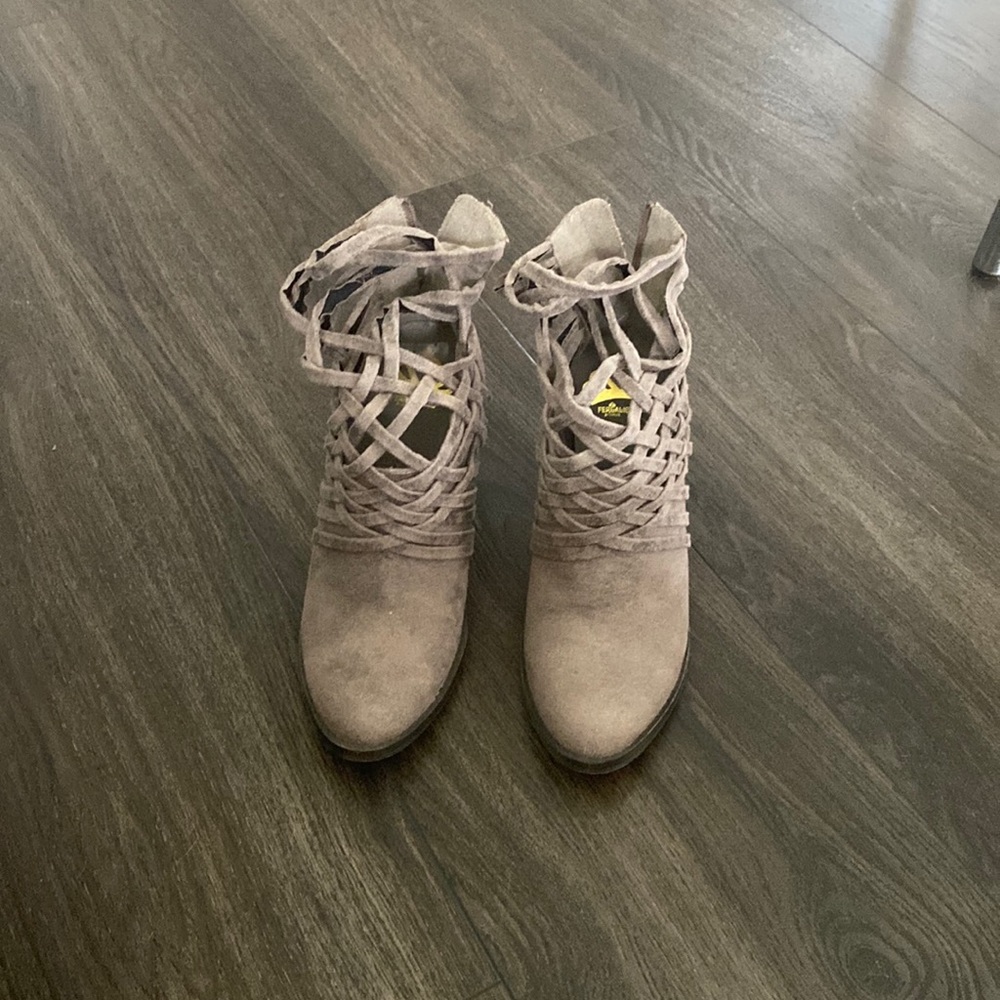 Fergalicious size 10 boots